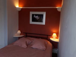 The guest appart Les Santolines, Room 1: double room ( bed 160cm) with bathroom and toilets